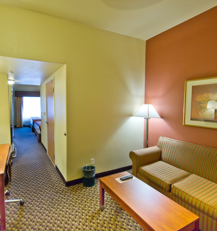 2 Queen 1 Sofa Beds Accessible Room at Hawthorn Suites By Wyndham-Oakland/Alameda